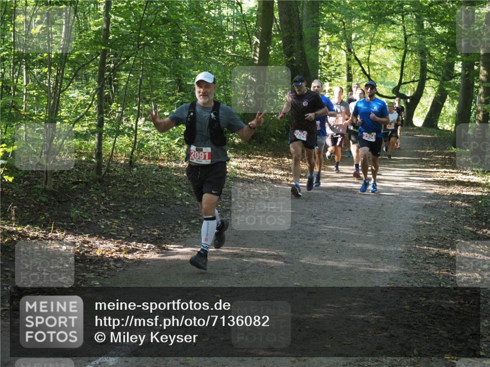 22.09.2024 - 32. Volkslauf durch das schöne Alstertal Miley Keyser http://msf.ph/oto/7136082 22.09.2024 10:42:40 Laufen 2091, 2384, 2128 meine-sportfotos.de