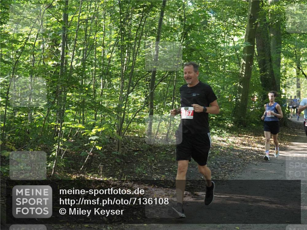 22.09.2024 - 32. Volkslauf durch das schöne Alstertal Miley Keyser http://msf.ph/oto/7136108 22.09.2024 10:42:28 Laufen 2167 meine-sportfotos.de
