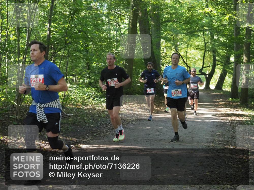 22.09.2024 - 32. Volkslauf durch das schöne Alstertal Miley Keyser http://msf.ph/oto/7136226 22.09.2024 10:41:40 Laufen 2337, 295, 2120, 2351, 127 meine-sportfotos.de