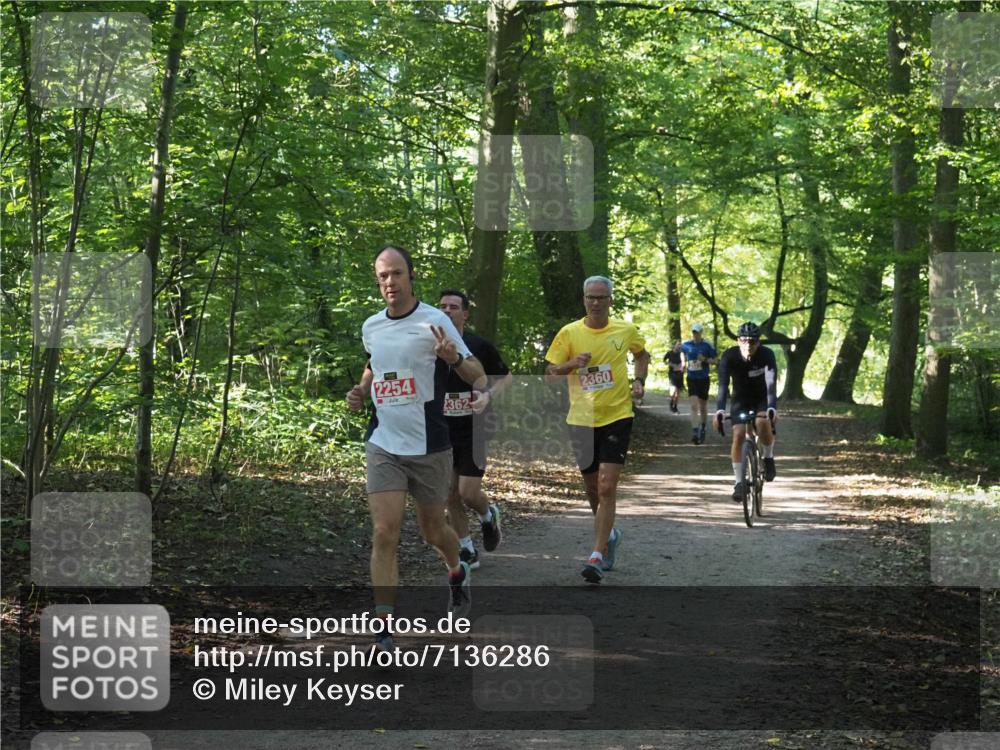 22.09.2024 - 32. Volkslauf durch das schöne Alstertal Miley Keyser http://msf.ph/oto/7136286 22.09.2024 10:41:12 Laufen 2254, 2360, 2362 meine-sportfotos.de