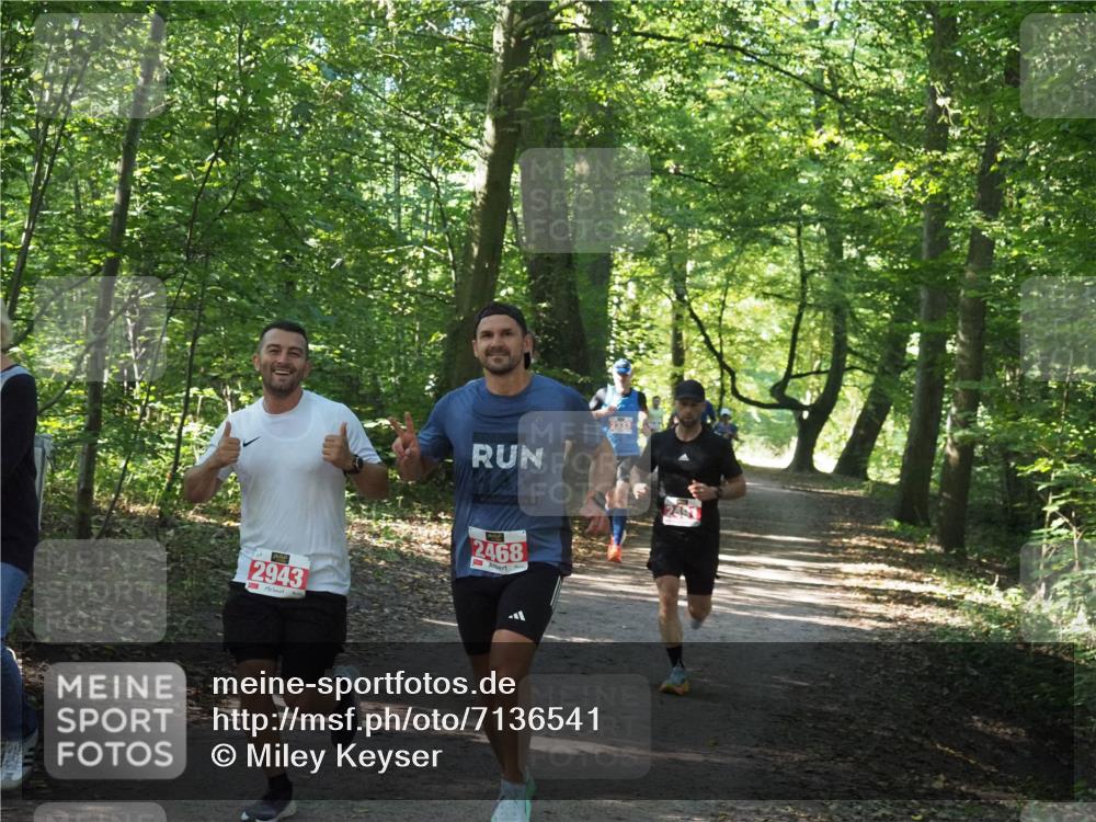 22.09.2024 - 32. Volkslauf durch das schöne Alstertal Miley Keyser http://msf.ph/oto/7136541 22.09.2024 10:39:04 Laufen 2943, 2468, 2491 meine-sportfotos.de