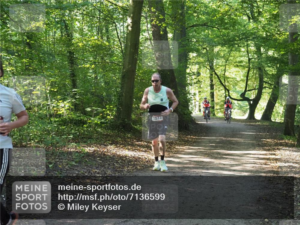 22.09.2024 - 32. Volkslauf durch das schöne Alstertal Miley Keyser http://msf.ph/oto/7136599 22.09.2024 10:29:04 Laufen 1673 meine-sportfotos.de