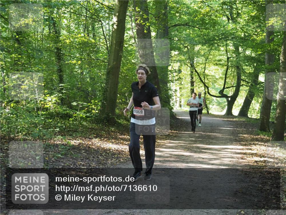 22.09.2024 - 32. Volkslauf durch das schöne Alstertal Miley Keyser http://msf.ph/oto/7136610 22.09.2024 10:28:57 Laufen 1069, 1076 meine-sportfotos.de