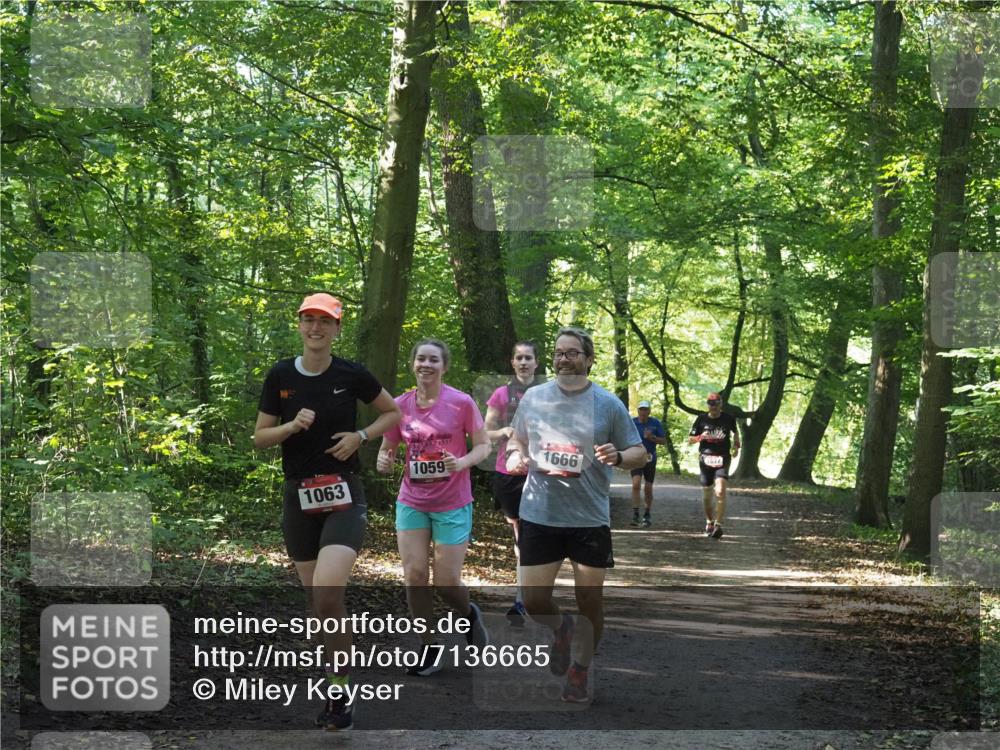 22.09.2024 - 32. Volkslauf durch das schöne Alstertal Miley Keyser http://msf.ph/oto/7136665 22.09.2024 10:27:39 Laufen 1059, 1063, 1666 meine-sportfotos.de