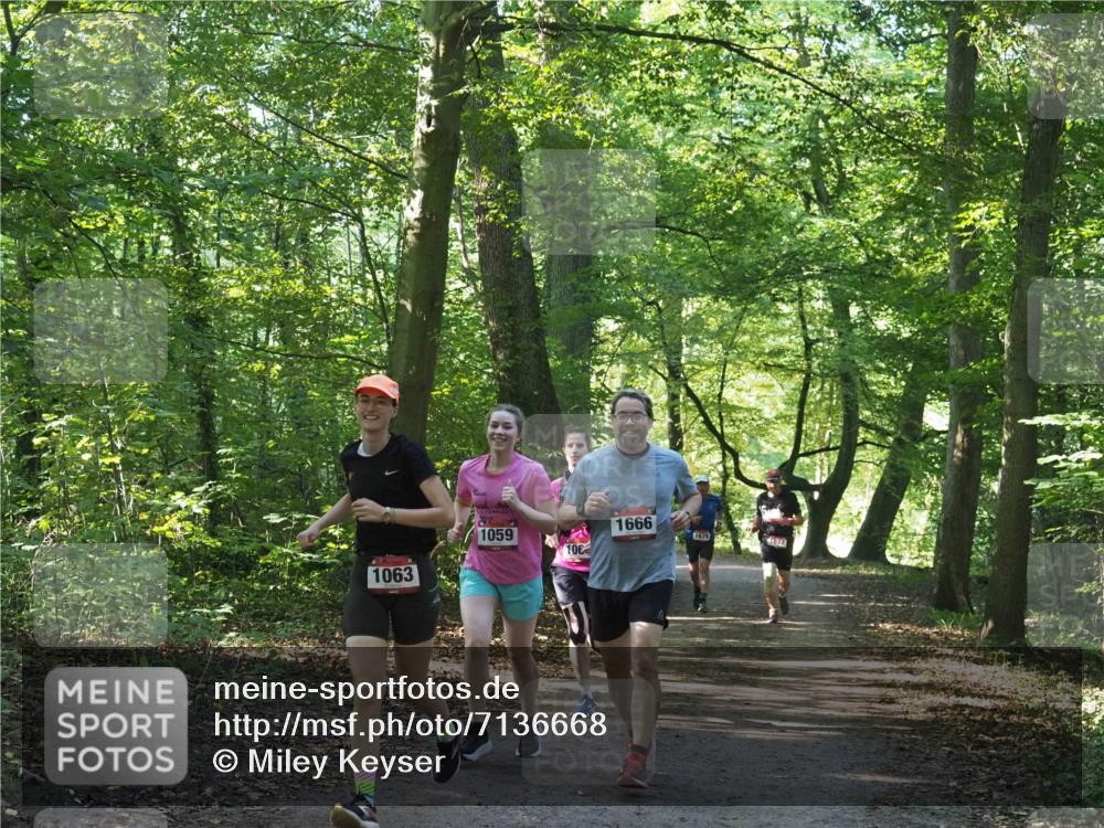 22.09.2024 - 32. Volkslauf durch das schöne Alstertal Miley Keyser http://msf.ph/oto/7136668 22.09.2024 10:27:39 Laufen 1063, 1059, 100, 1666, 1678 meine-sportfotos.de
