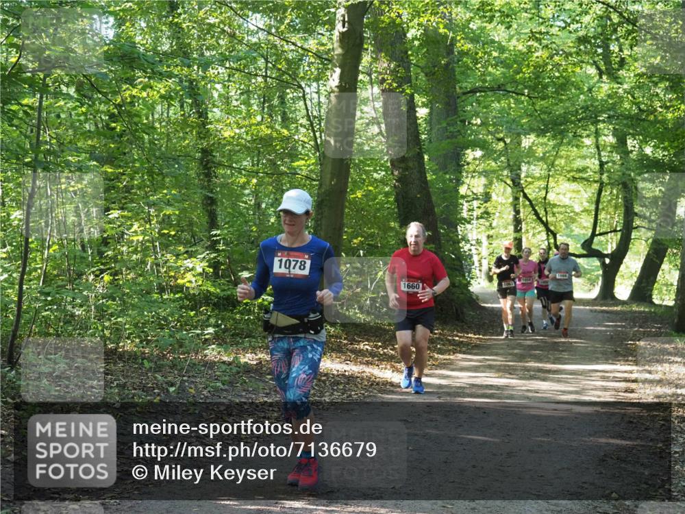 22.09.2024 - 32. Volkslauf durch das schöne Alstertal Miley Keyser http://msf.ph/oto/7136679 22.09.2024 10:27:33 Laufen 1078, 1660, 1063, 1666 meine-sportfotos.de