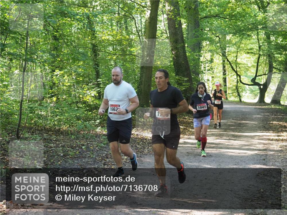 22.09.2024 - 32. Volkslauf durch das schöne Alstertal Miley Keyser http://msf.ph/oto/7136708 22.09.2024 10:26:35 Laufen 1662, 1041, 1051 meine-sportfotos.de