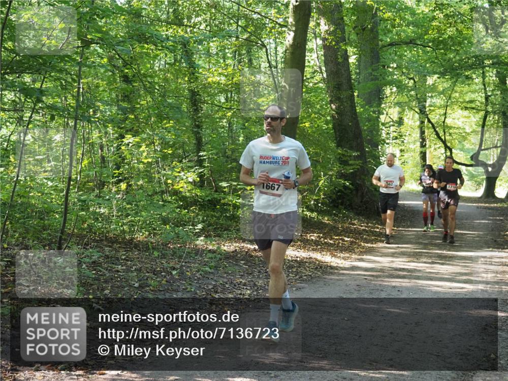 22.09.2024 - 32. Volkslauf durch das schöne Alstertal Miley Keyser http://msf.ph/oto/7136723 22.09.2024 10:26:31 Laufen 2011, 1667, 1716, 562 meine-sportfotos.de