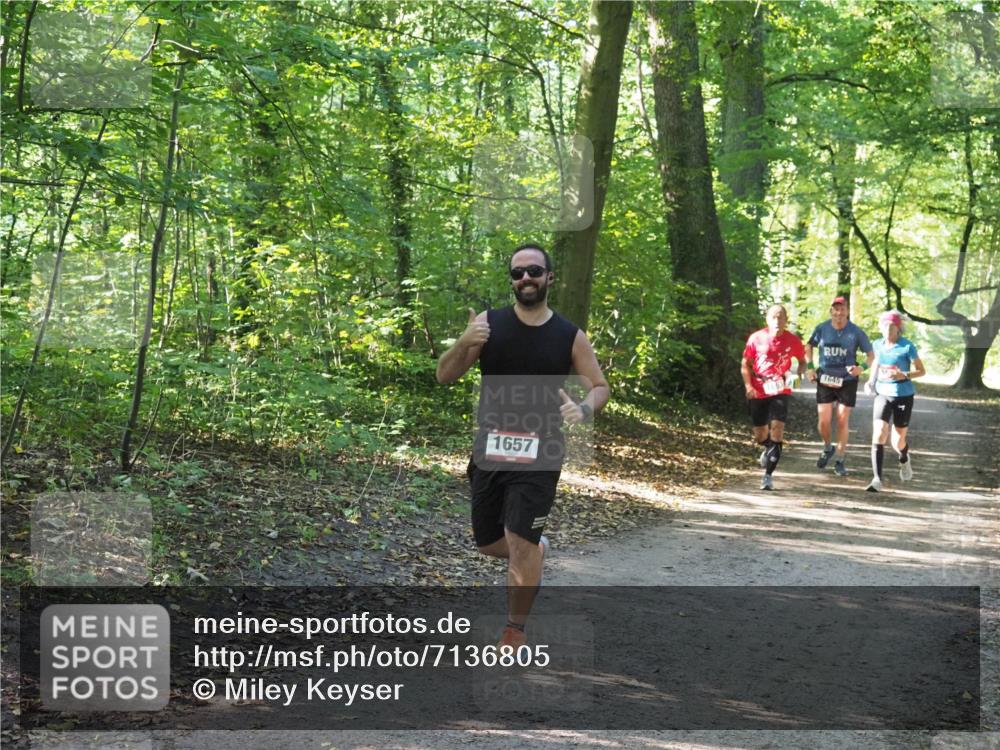 22.09.2024 - 32. Volkslauf durch das schöne Alstertal Miley Keyser http://msf.ph/oto/7136805 22.09.2024 10:25:26 Laufen 1657, 1645 meine-sportfotos.de
