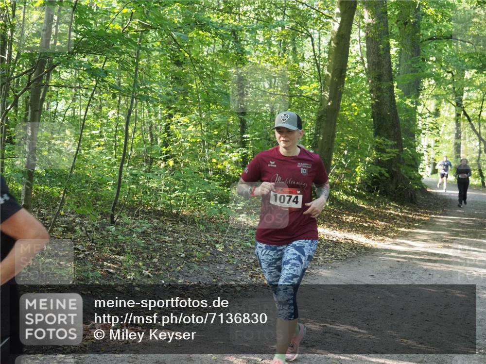22.09.2024 - 32. Volkslauf durch das schöne Alstertal Miley Keyser http://msf.ph/oto/7136830 22.09.2024 10:25:08 Laufen 30, 10, 1074 meine-sportfotos.de