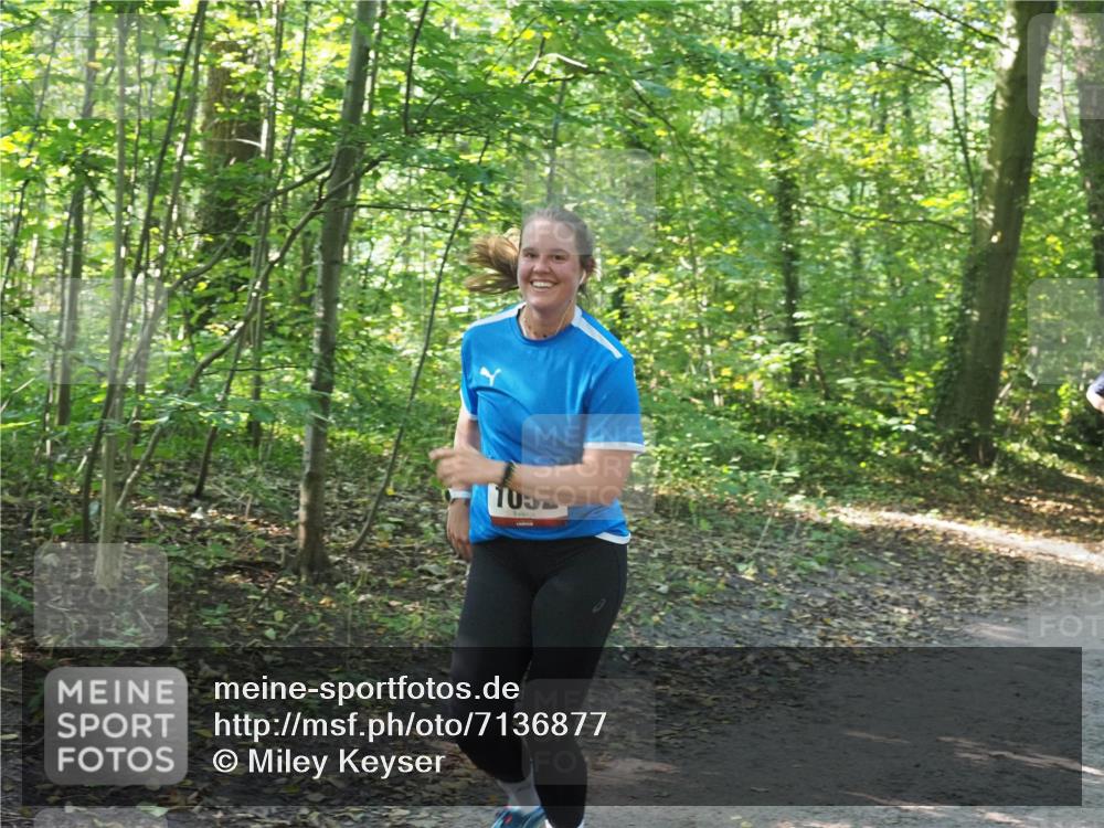 22.09.2024 - 32. Volkslauf durch das schöne Alstertal Miley Keyser http://msf.ph/oto/7136877 22.09.2024 10:24:47 Laufen 103 meine-sportfotos.de