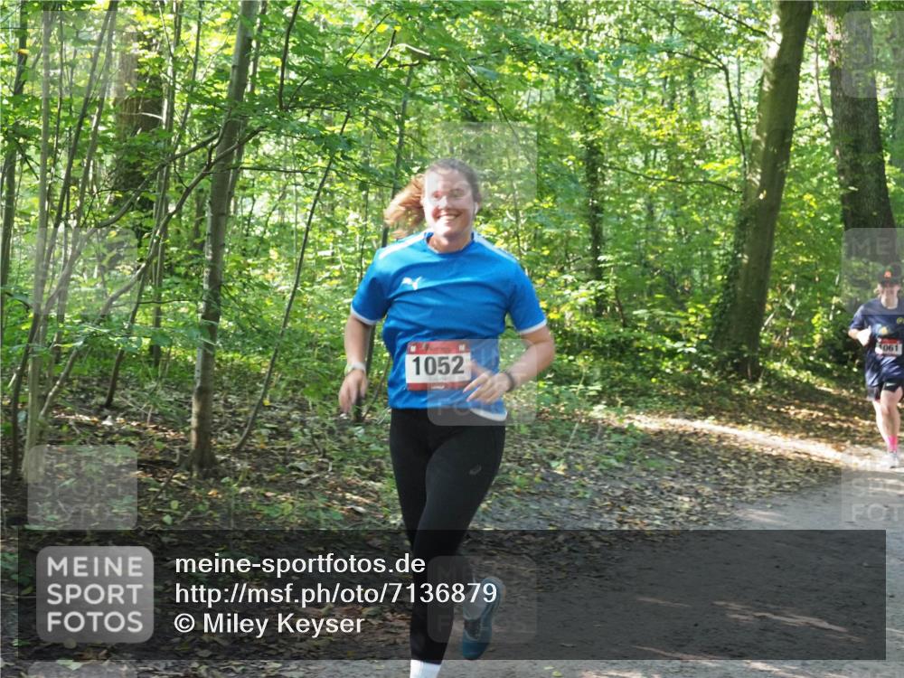 22.09.2024 - 32. Volkslauf durch das schöne Alstertal Miley Keyser http://msf.ph/oto/7136879 22.09.2024 10:24:47 Laufen 1052, 1061 meine-sportfotos.de
