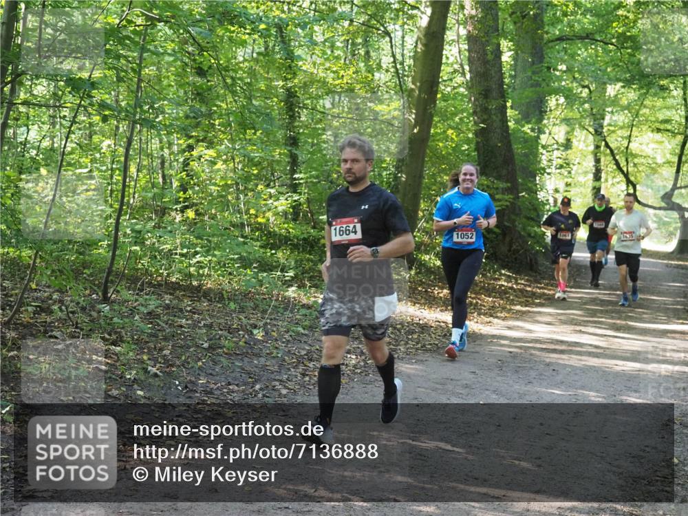 22.09.2024 - 32. Volkslauf durch das schöne Alstertal Miley Keyser http://msf.ph/oto/7136888 22.09.2024 10:24:45 Laufen 1664, 1052, 1061, 1635 meine-sportfotos.de