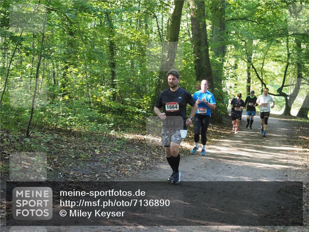22.09.2024 - 32. Volkslauf durch das schöne Alstertal Miley Keyser http://msf.ph/oto/7136890 22.09.2024 10:24:44 Laufen 1664, 1052, 1061, 1635 meine-sportfotos.de