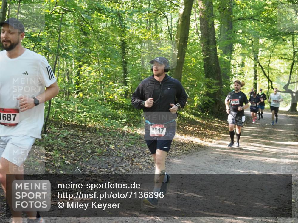22.09.2024 - 32. Volkslauf durch das schöne Alstertal Miley Keyser http://msf.ph/oto/7136896 22.09.2024 10:24:42 Laufen 1687, 1647, 1664 meine-sportfotos.de