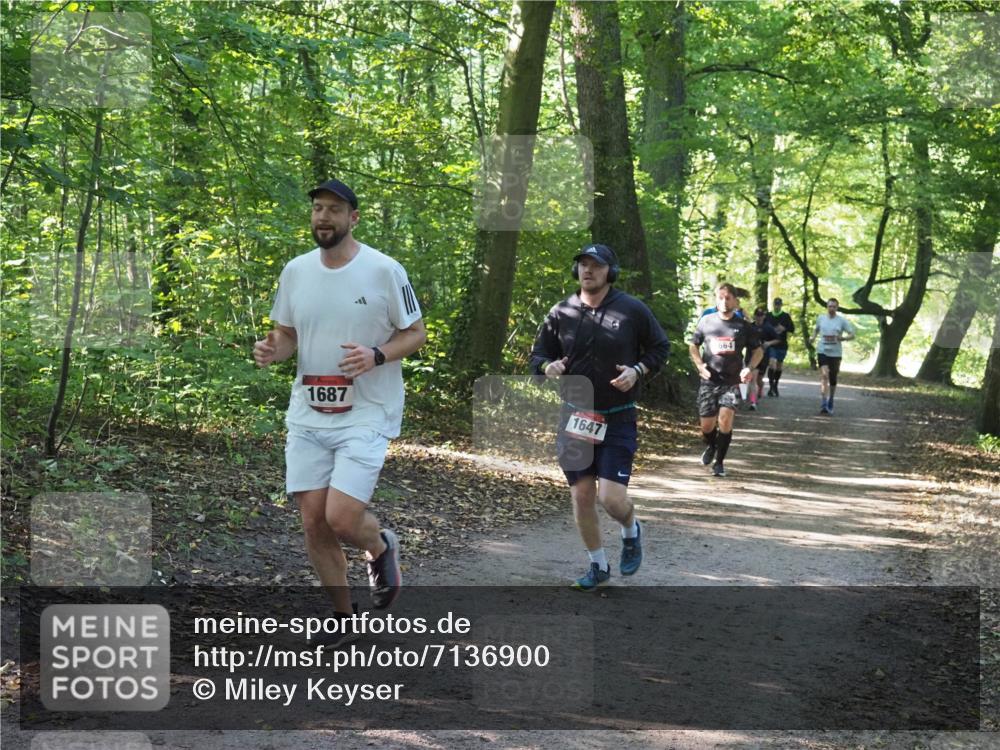 22.09.2024 - 32. Volkslauf durch das schöne Alstertal Miley Keyser http://msf.ph/oto/7136900 22.09.2024 10:24:42 Laufen 1687, 1647, 664 meine-sportfotos.de