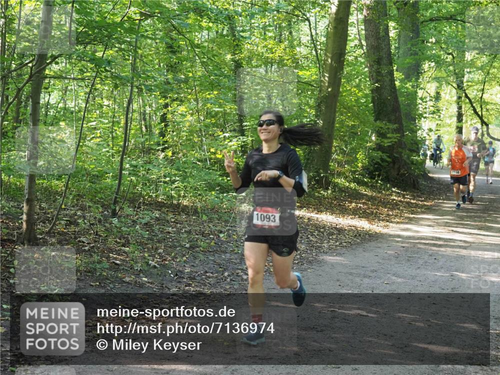 22.09.2024 - 32. Volkslauf durch das schöne Alstertal Miley Keyser http://msf.ph/oto/7136974 22.09.2024 10:24:09 Laufen 1093, 1638 meine-sportfotos.de