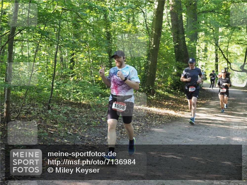 22.09.2024 - 32. Volkslauf durch das schöne Alstertal Miley Keyser http://msf.ph/oto/7136984 22.09.2024 10:24:06 Laufen 1658, 1738, 1093 meine-sportfotos.de