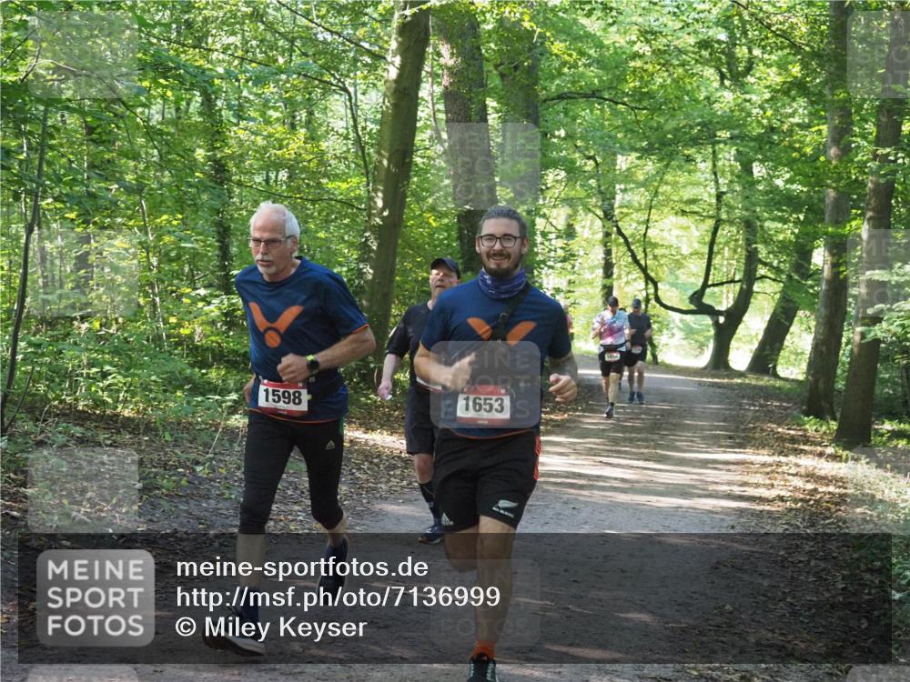 22.09.2024 - 32. Volkslauf durch das schöne Alstertal Miley Keyser http://msf.ph/oto/7136999 22.09.2024 10:24:00 Laufen 1598, 1653, 1656 meine-sportfotos.de