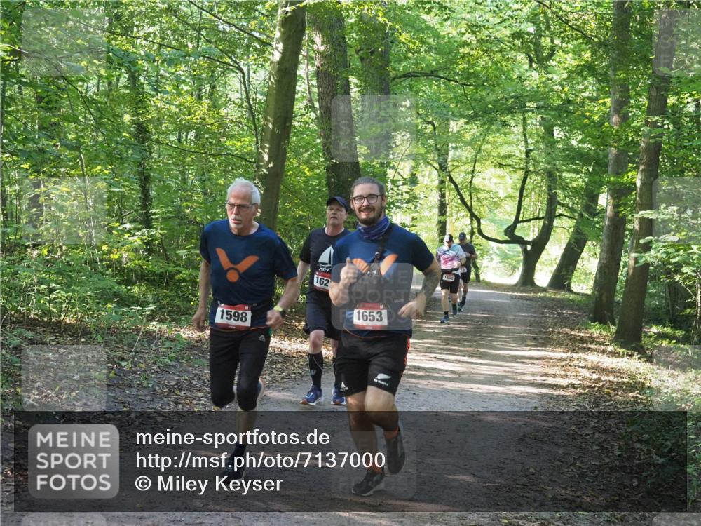 22.09.2024 - 32. Volkslauf durch das schöne Alstertal Miley Keyser http://msf.ph/oto/7137000 22.09.2024 10:24:00 Laufen 1598, 2014, 162, 1653, 1658 meine-sportfotos.de