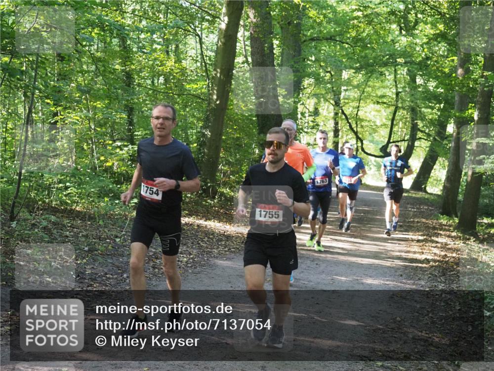 22.09.2024 - 32. Volkslauf durch das schöne Alstertal Miley Keyser http://msf.ph/oto/7137054 22.09.2024 10:23:35 Laufen 1754, 1755, 1763 meine-sportfotos.de