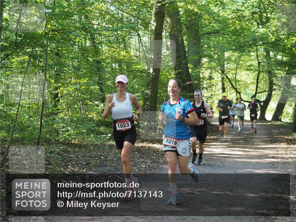 22.09.2024 - 32. Volkslauf durch das schöne Alstertal Miley Keyser http://msf.ph/oto/7137143 22.09.2024 10:22:50 Laufen 1023, 1016, 1643, 11 meine-sportfotos.de