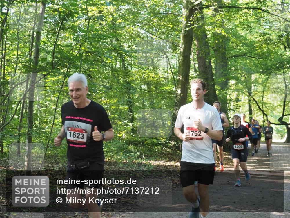 22.09.2024 - 32. Volkslauf durch das schöne Alstertal Miley Keyser http://msf.ph/oto/7137212 22.09.2024 10:22:28 Laufen 752, 1623, 1008 meine-sportfotos.de
