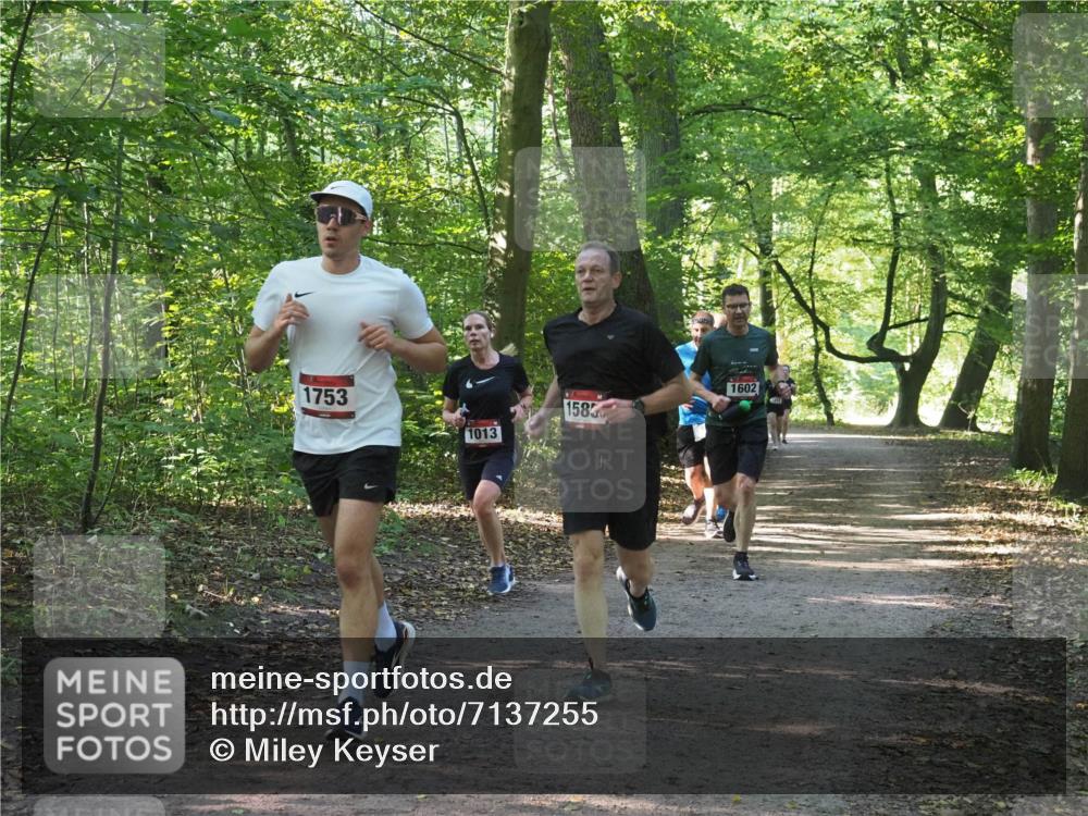 22.09.2024 - 32. Volkslauf durch das schöne Alstertal Miley Keyser http://msf.ph/oto/7137255 22.09.2024 10:22:09 Laufen 1753, 1013, 1583, 1602 meine-sportfotos.de