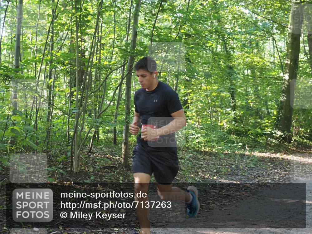 22.09.2024 - 32. Volkslauf durch das schöne Alstertal Miley Keyser http://msf.ph/oto/7137263 22.09.2024 10:21:58 Laufen  meine-sportfotos.de