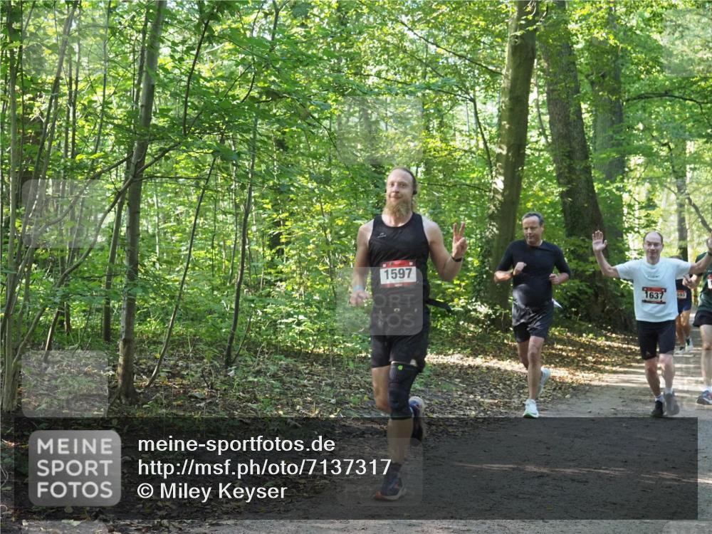 22.09.2024 - 32. Volkslauf durch das schöne Alstertal Miley Keyser http://msf.ph/oto/7137317 22.09.2024 10:21:37 Laufen 1597, 1637, 593 meine-sportfotos.de