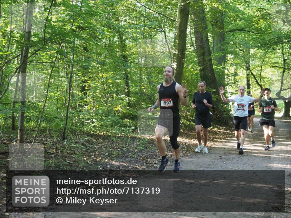 22.09.2024 - 32. Volkslauf durch das schöne Alstertal Miley Keyser http://msf.ph/oto/7137319 22.09.2024 10:21:37 Laufen 1597, 1637, 1593, 1537 meine-sportfotos.de
