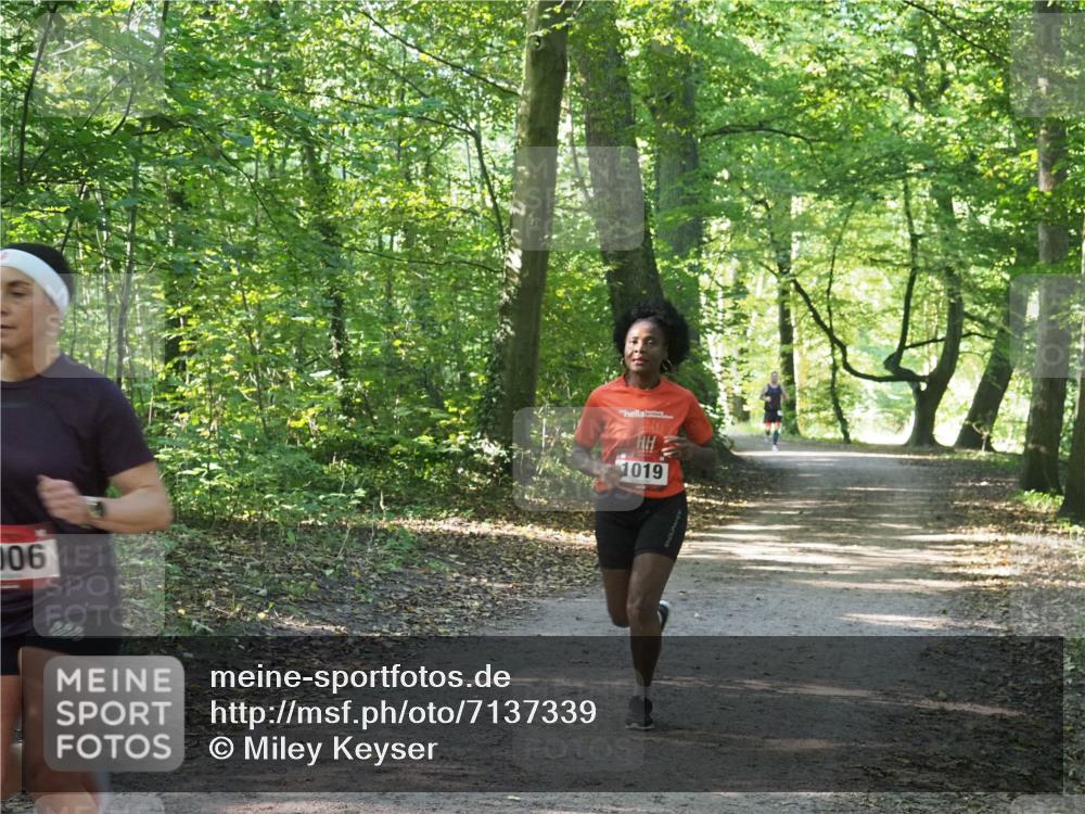 22.09.2024 - 32. Volkslauf durch das schöne Alstertal Miley Keyser http://msf.ph/oto/7137339 22.09.2024 10:21:23 Laufen 006, 1019 meine-sportfotos.de