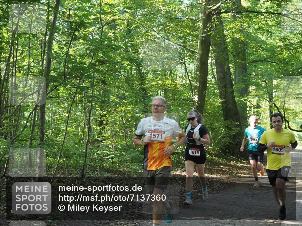 22.09.2024 - 32. Volkslauf durch das schöne Alstertal Miley Keyser http://msf.ph/oto/7137360 22.09.2024 10:21:16 Laufen 1571, 1015, 1714, 1605 meine-sportfotos.de