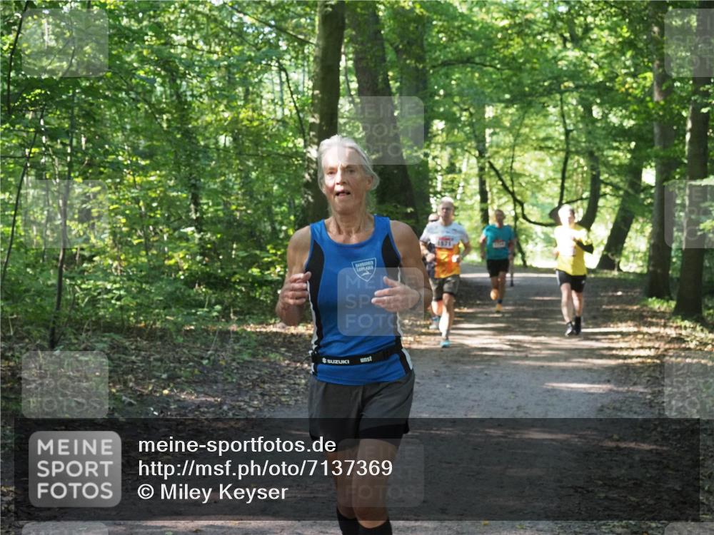 22.09.2024 - 32. Volkslauf durch das schöne Alstertal Miley Keyser http://msf.ph/oto/7137369 22.09.2024 10:21:13 Laufen 1571 meine-sportfotos.de