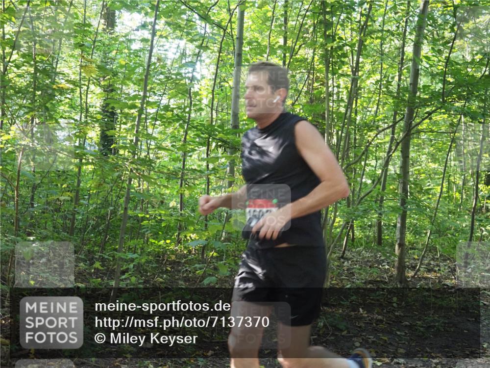 22.09.2024 - 32. Volkslauf durch das schöne Alstertal Miley Keyser http://msf.ph/oto/7137370 22.09.2024 10:21:05 Laufen  meine-sportfotos.de