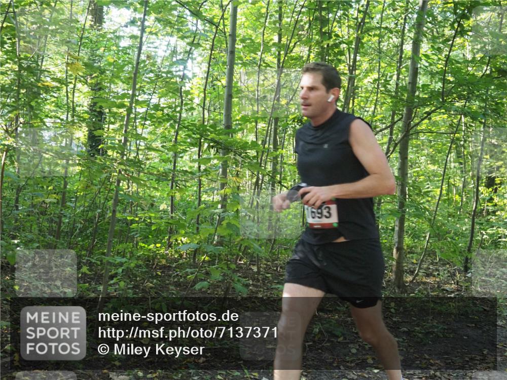 22.09.2024 - 32. Volkslauf durch das schöne Alstertal Miley Keyser http://msf.ph/oto/7137371 22.09.2024 10:21:04 Laufen 1693 meine-sportfotos.de