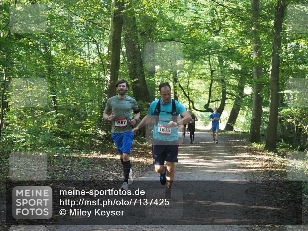 22.09.2024 - 32. Volkslauf durch das schöne Alstertal Miley Keyser http://msf.ph/oto/7137425 22.09.2024 10:20:48 Laufen 1567, 1615, 1573 meine-sportfotos.de