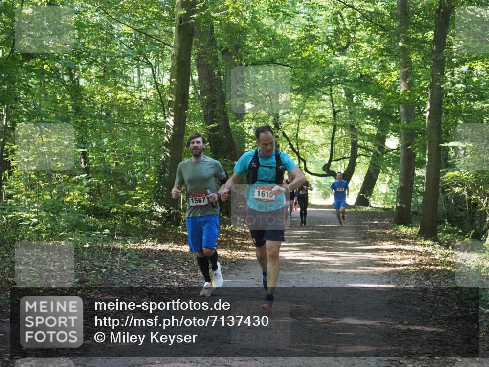 22.09.2024 - 32. Volkslauf durch das schöne Alstertal Miley Keyser http://msf.ph/oto/7137430 22.09.2024 10:20:48 Laufen 1573, 1615, 1010, 1567 meine-sportfotos.de