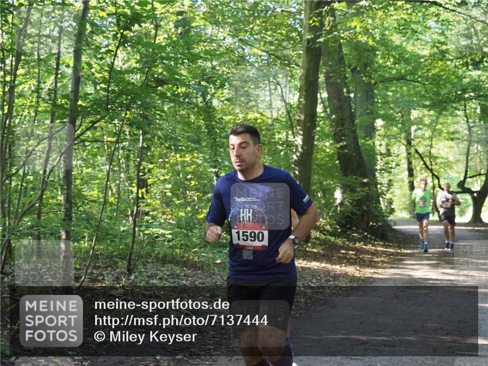 22.09.2024 - 32. Volkslauf durch das schöne Alstertal Miley Keyser http://msf.ph/oto/7137444 22.09.2024 10:20:34 Laufen 1590 meine-sportfotos.de