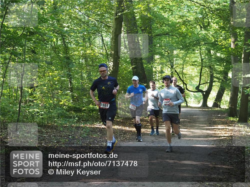 22.09.2024 - 32. Volkslauf durch das schöne Alstertal Miley Keyser http://msf.ph/oto/7137478 22.09.2024 10:20:20 Laufen 1551, 1576, 1600 meine-sportfotos.de