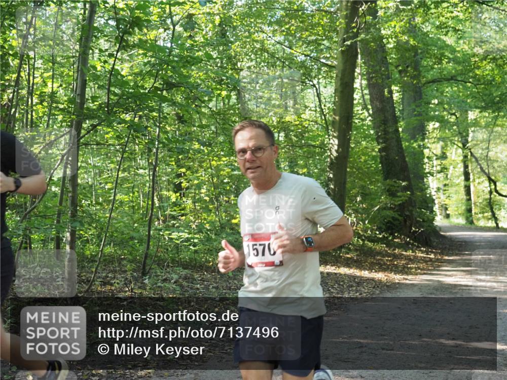 22.09.2024 - 32. Volkslauf durch das schöne Alstertal Miley Keyser http://msf.ph/oto/7137496 22.09.2024 10:20:01 Laufen 1570 meine-sportfotos.de
