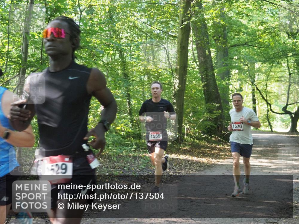 22.09.2024 - 32. Volkslauf durch das schöne Alstertal Miley Keyser http://msf.ph/oto/7137504 22.09.2024 10:20:00 Laufen 1529, 1559, 1570 meine-sportfotos.de