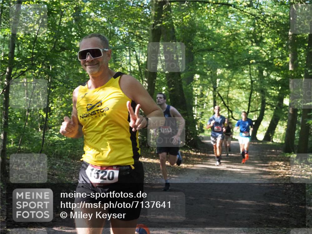 22.09.2024 - 32. Volkslauf durch das schöne Alstertal Miley Keyser http://msf.ph/oto/7137641 22.09.2024 10:18:34 Laufen 1520, 1519 meine-sportfotos.de