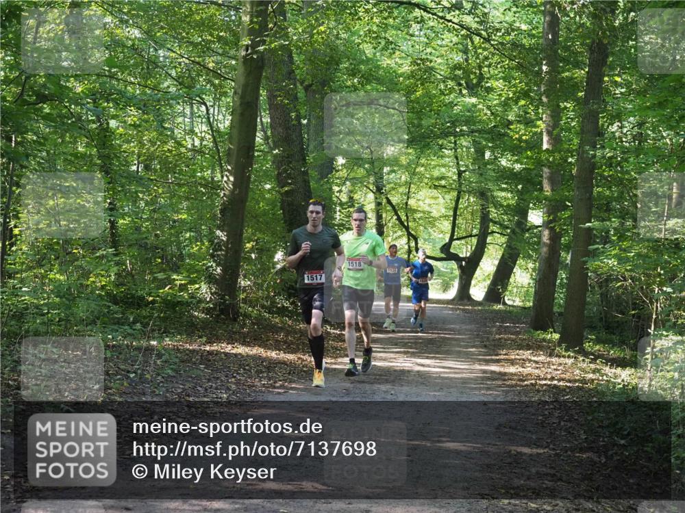 22.09.2024 - 32. Volkslauf durch das schöne Alstertal Miley Keyser http://msf.ph/oto/7137698 22.09.2024 10:18:10 Laufen 1517, 1518 meine-sportfotos.de