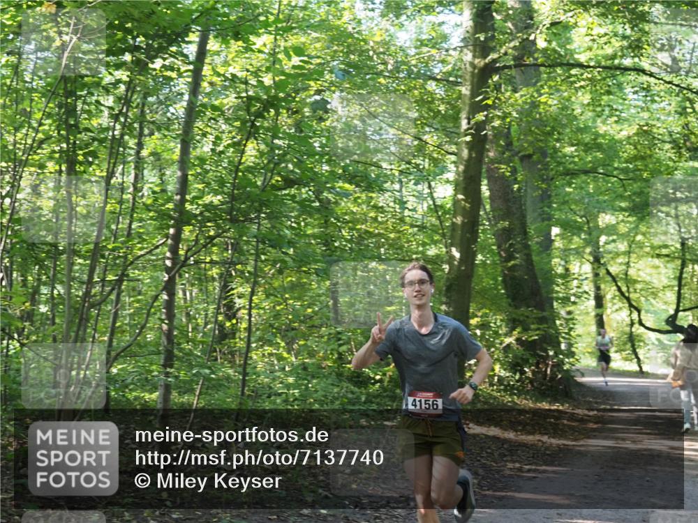22.09.2024 - 32. Volkslauf durch das schöne Alstertal Miley Keyser http://msf.ph/oto/7137740 22.09.2024 10:16:28 Laufen 4156 meine-sportfotos.de