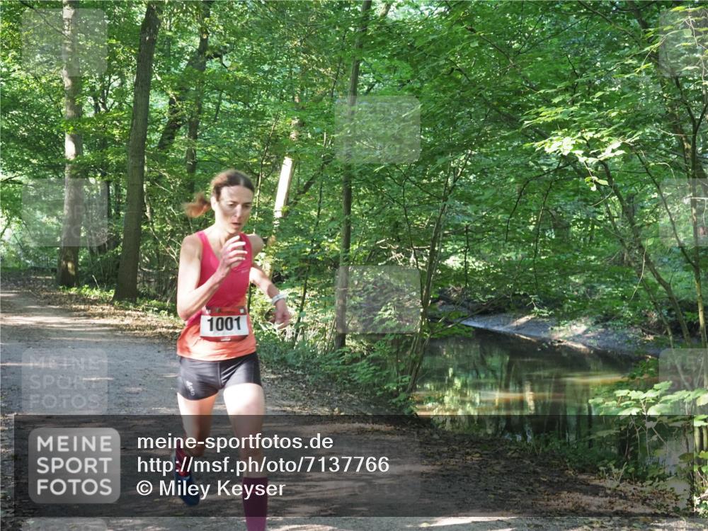 22.09.2024 - 32. Volkslauf durch das schöne Alstertal Miley Keyser http://msf.ph/oto/7137766 22.09.2024 10:15:40 Laufen 1001 meine-sportfotos.de