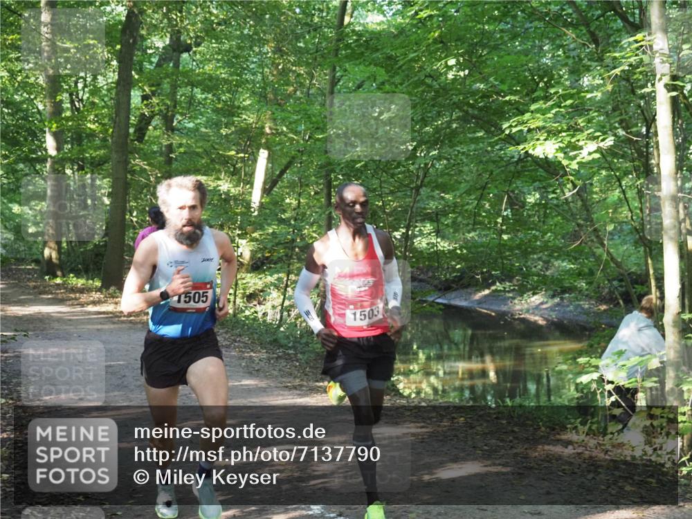 22.09.2024 - 32. Volkslauf durch das schöne Alstertal Miley Keyser http://msf.ph/oto/7137790 22.09.2024 10:14:42 Laufen 7061, 1505, 1503 meine-sportfotos.de