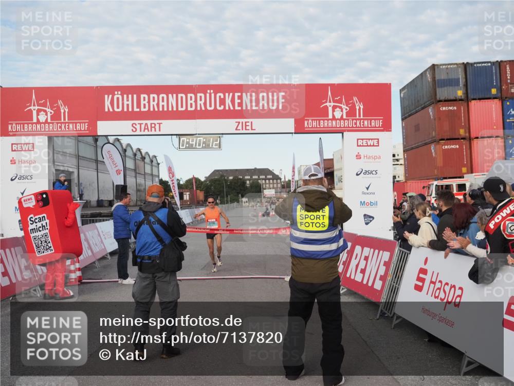 03.10.2024 - Köhlbrandbrückenlauf KatJ http://msf.ph/oto/7137820 03.10.2024 09:39:59 Ziel 3735 meine-sportfotos.de