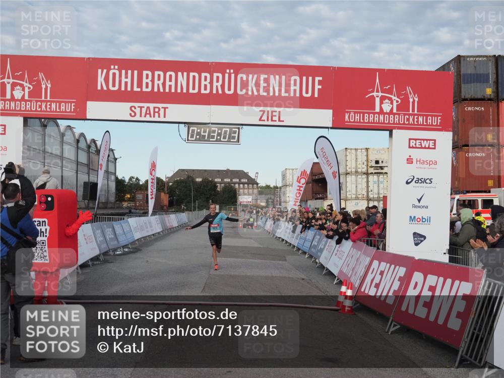 03.10.2024 - Köhlbrandbrückenlauf KatJ http://msf.ph/oto/7137845 03.10.2024 09:42:50 Ziel 1010 meine-sportfotos.de