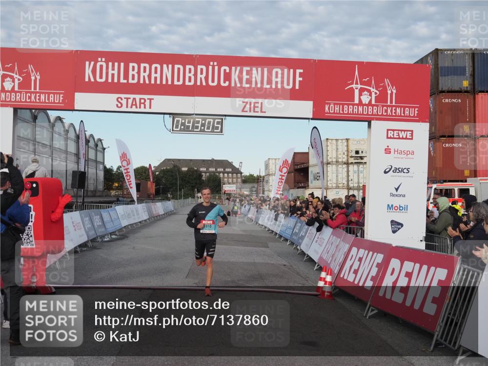 03.10.2024 - Köhlbrandbrückenlauf KatJ http://msf.ph/oto/7137860 03.10.2024 09:42:52 Ziel 1010 meine-sportfotos.de